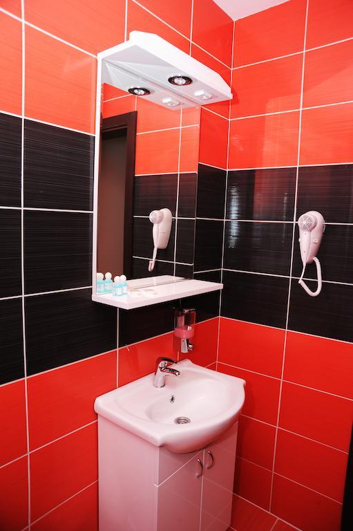 Garni Hotel Crystal Ice Ni Habitación foto
